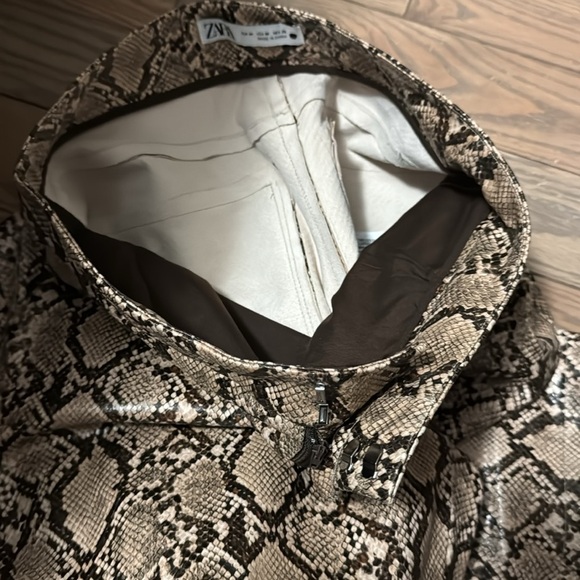 Zara EUC Snake Reptile Print Faux Leather Pants Size M Bloggers Fav High Waist - Picture 9 of 9